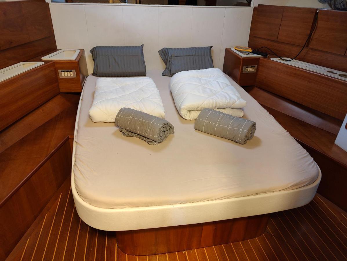 Voyager Hotel Sant Adria de Besos Luaran gambar
